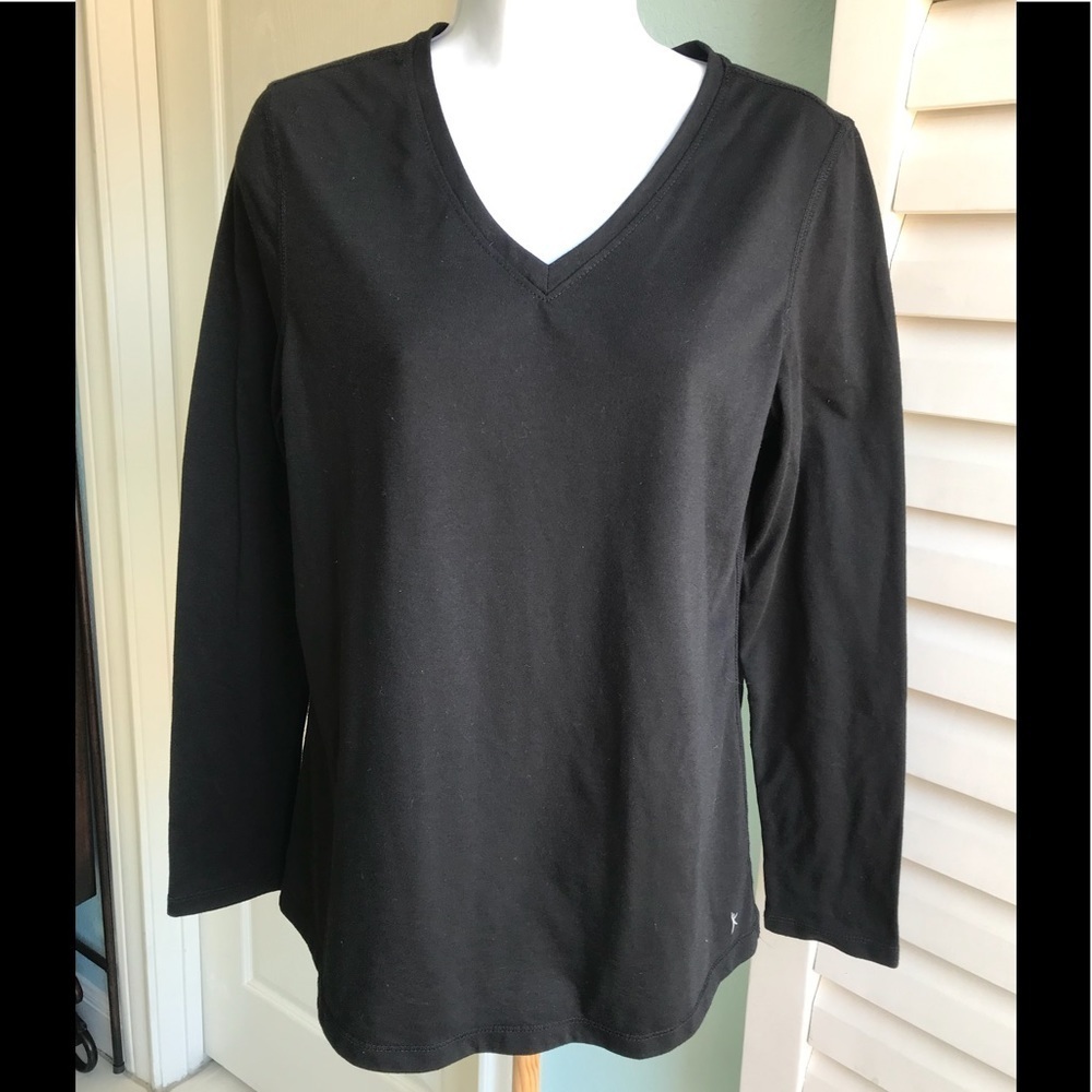 Danskin Now Semi fitted workout v-neck black top